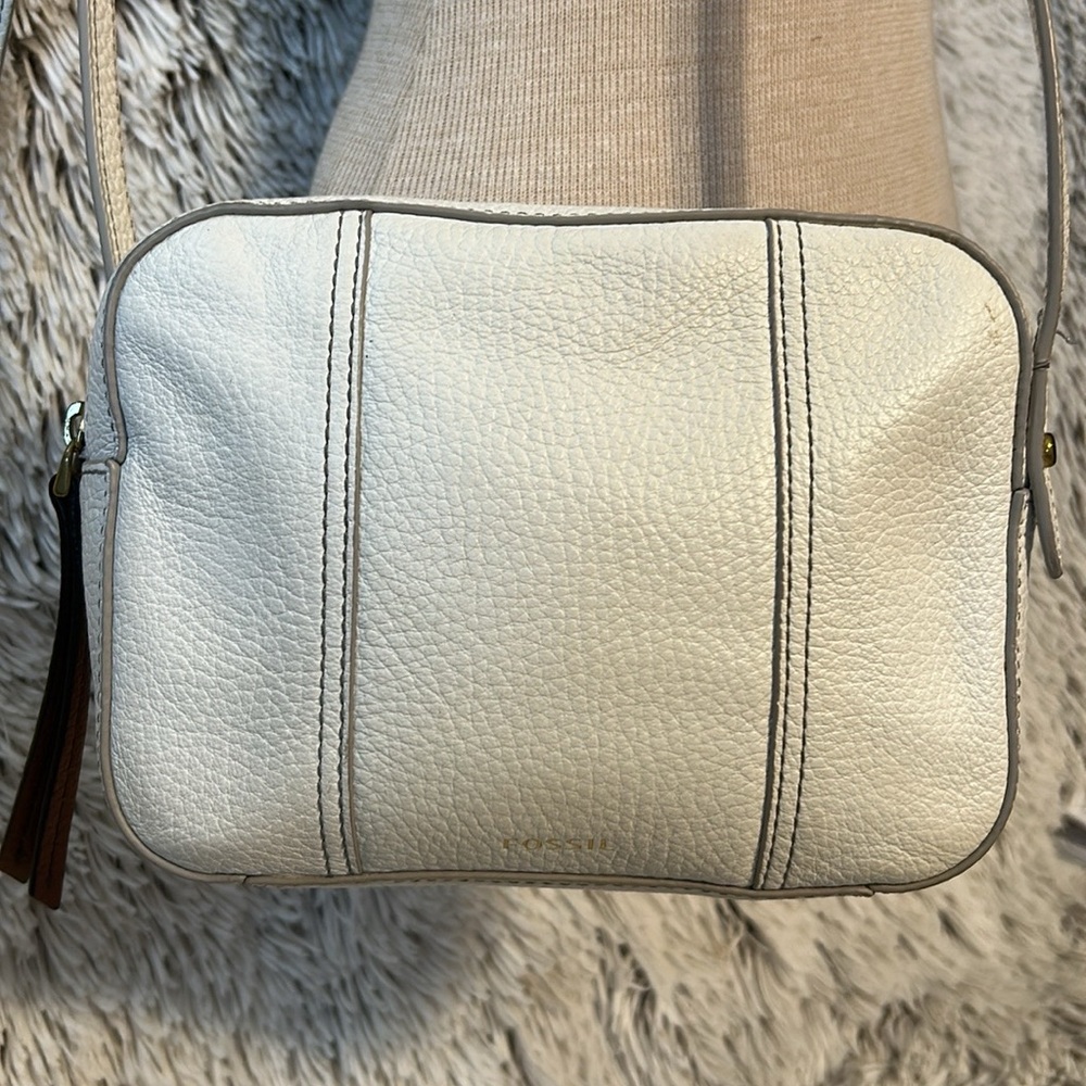 Fossil Gemma Camera Bag White Pebbled Leather Crossbody